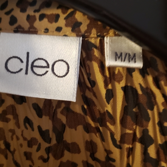 Long sleeved Cleo Animal print blouse - Picture 2 of 2